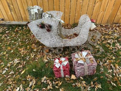 CHRISTMAS SLEIGH PRE-LIT SILVER MESH & METAL OUTDOOR CHRISTMAS DECORATION