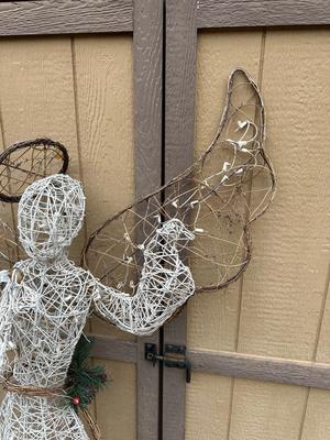 PRE-LIT OUTDOOR CHRISTMAS ANGEL