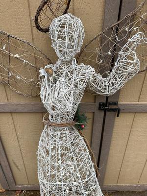PRE-LIT OUTDOOR CHRISTMAS ANGEL