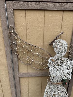 PRE-LIT OUTDOOR CHRISTMAS ANGEL