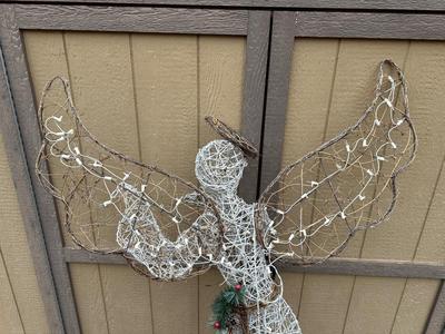 PRE-LIT OUTDOOR CHRISTMAS ANGEL