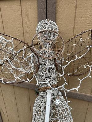 PRE-LIT OUTDOOR CHRISTMAS ANGEL