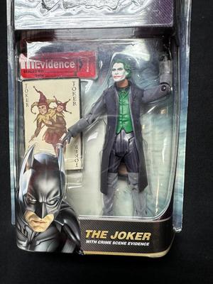 BATMAN - THE DARK KNIGHT "THE JOKER" FIGURE HEATH LEDGER