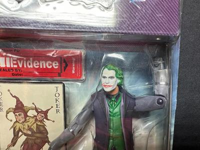 BATMAN - THE DARK KNIGHT "THE JOKER" FIGURE HEATH LEDGER