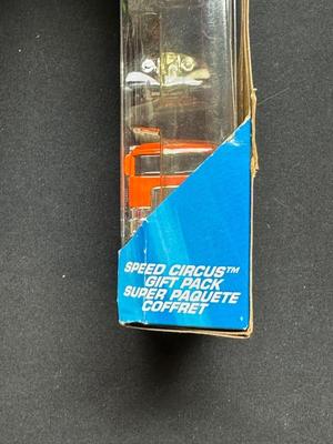 HOT WHEELS " SPEED CIRCUS " GIFT PACK
