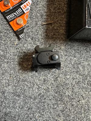 HQ ISSUE MINI LASER SIGHT WITH MAXELL ALKLINE BATTERY 1.5V
