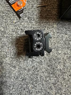 HQ ISSUE MINI LASER SIGHT WITH MAXELL ALKLINE BATTERY 1.5V