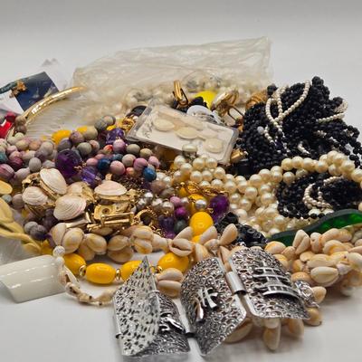 LOT 408: Craft / Repair Jewelry Lot