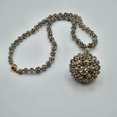 LOT 410: Vintage Fashion Necklace, Bracelet, and Clip Earring Set