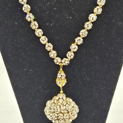 LOT 410: Vintage Fashion Necklace, Bracelet, and Clip Earring Set