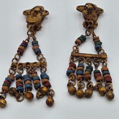 LOT 412: Multiple Pairs of Vintage Clip Earrings