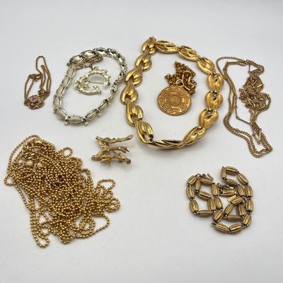 LOT 413: Goldtone Jewelry Collection