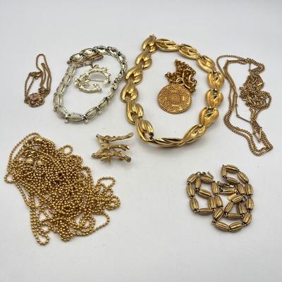LOT 413: Goldtone Jewelry Collection