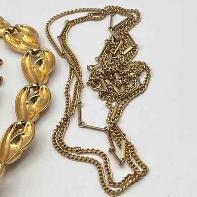 LOT 413: Goldtone Jewelry Collection