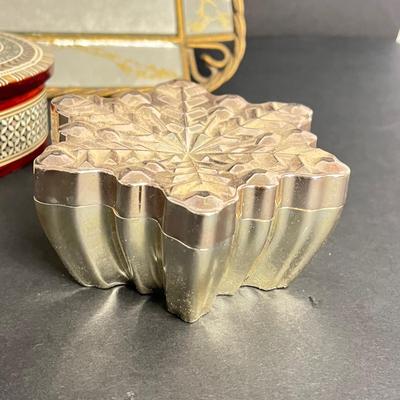 LOT 414: Vintage Accessory Tray and Trinket Boxes