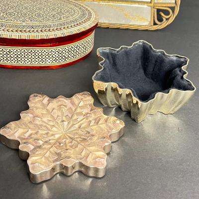 LOT 414: Vintage Accessory Tray and Trinket Boxes