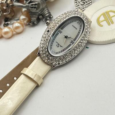 LOT 415: Craft/Repair/Miscellaneous Patch Lot