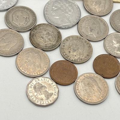 LOT 416: 1982 US Coin Proof Set, Miscellaneous Coins, Malachite Money Clip and Italian Paper Currency