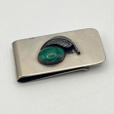 LOT 416: 1982 US Coin Proof Set, Miscellaneous Coins, Malachite Money Clip and Italian Paper Currency