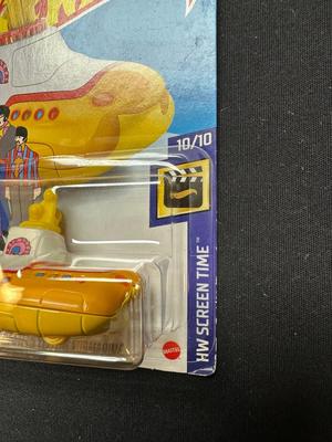 THE BEATLES YELLOW SUBMARINE 10/10 HOT WHEELS