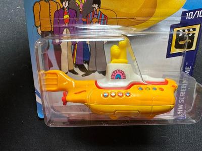 THE BEATLES YELLOW SUBMARINE 10/10 HOT WHEELS
