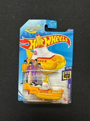THE BEATLES YELLOW SUBMARINE 10/10 HOT WHEELS