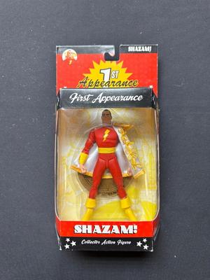FIRST APPEARANCE SHAZAM! FIGURINE