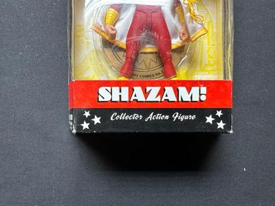 FIRST APPEARANCE SHAZAM! FIGURINE