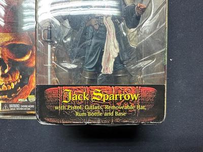 PIRATES OF THE CARIBBEAN - DEAD MANS CHEST “JACK SPARROW” SERIES 1 ACTION FIGURE
