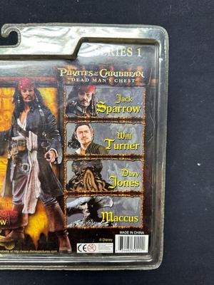 PIRATES OF THE CARIBBEAN - DEAD MANS CHEST “JACK SPARROW” SERIES 1 ACTION FIGURE