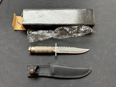 TOMAHAWK SURVIVAL/HUNTING KNIFE WITH CASE