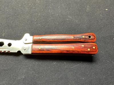 2 BUTTERFLY KNIVES