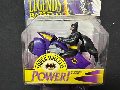 KENNER - LEGENDS OF BATMAN “BATCYCLE”
