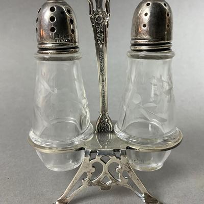 D654 LUNT Sterling Silver Salt & Pepper Shakers With Caddy in "Eloquence"