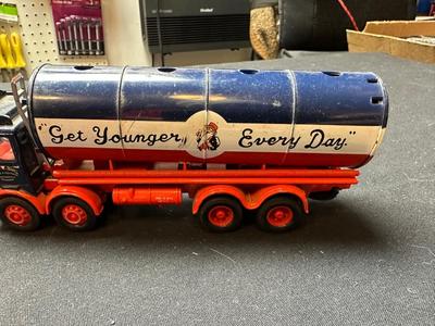 CORGI CLASSICS LEYLAND CYLINDRICAL TANKER DIE-CAST MODEL