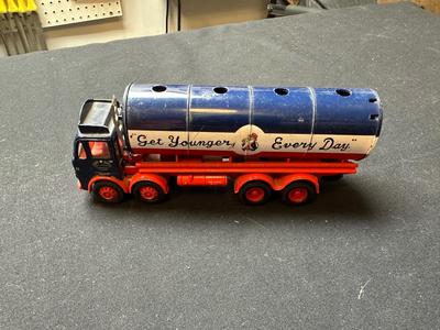 CORGI CLASSICS LEYLAND CYLINDRICAL TANKER DIE-CAST MODEL