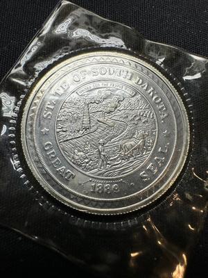 1989 SOUTH DAKOTA 1 OUNCE .999 FINE SILVER ROUND