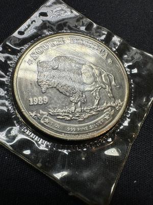 1989 SOUTH DAKOTA 1 OUNCE .999 FINE SILVER ROUND