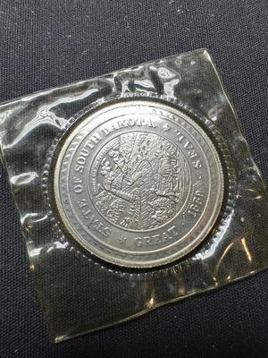 1989 SOUTH DAKOTA 1 OUNCE .999 FINE SILVER ROUND