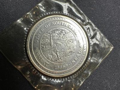 1989 SOUTH DAKOTA 1 OUNCE .999 FINE SILVER ROUND