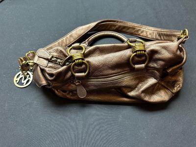 FIORE BY ISABELLA FIORE LEATHER PURSE