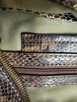 G.I.L.I. "GOT IT LOVE IT" GENUINE LEATHER PURSE