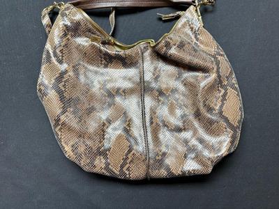 G.I.L.I. "GOT IT LOVE IT" GENUINE LEATHER PURSE