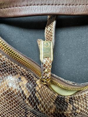 G.I.L.I. "GOT IT LOVE IT" GENUINE LEATHER PURSE