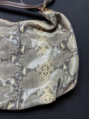 G.I.L.I. "GOT IT LOVE IT" GENUINE LEATHER PURSE