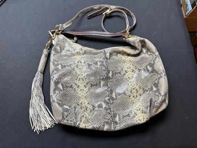 G.I.L.I. "GOT IT LOVE IT" GENUINE LEATHER PURSE