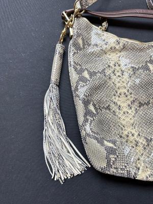 G.I.L.I. "GOT IT LOVE IT" GENUINE LEATHER PURSE