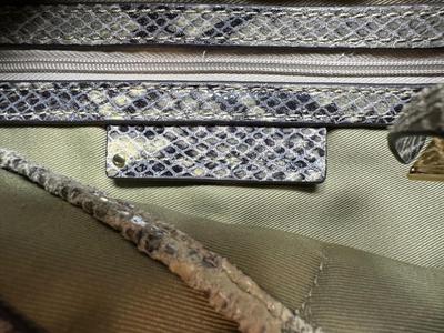 G.I.L.I. "GOT IT LOVE IT" GENUINE LEATHER PURSE