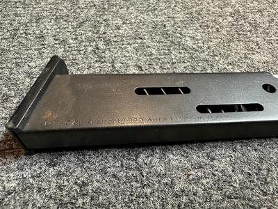 P.B. CAL 9 SHORT/380 AUTO MAGAZINE