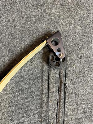 VINTAGE 1979 25th ANNIVERSARY JENNINGS COMPOUND BOW FOR A SOUTHPAW/LEFTY